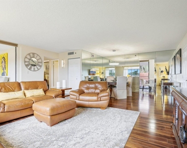 7153 Promenade Drive - Photo Thumbnail 4