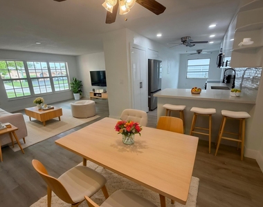 8630 Nw 24th Court - Photo Thumbnail 2