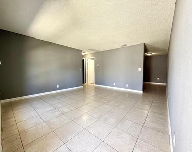 812 5th Street - Photo Thumbnail 6
