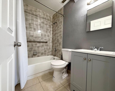812 5th Street - Photo Thumbnail 10