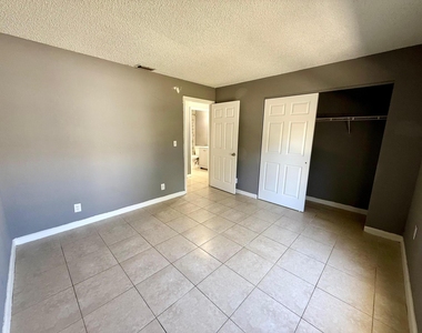 812 5th Street - Photo Thumbnail 7