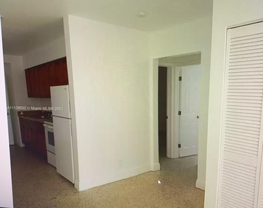 1414 N J Street - Photo Thumbnail 4