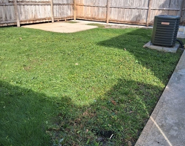 1414 N J Street - Photo Thumbnail 6