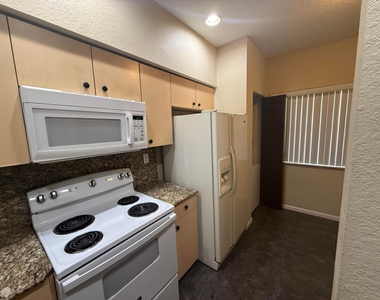 8377 Sw 26th Street - Photo Thumbnail 6