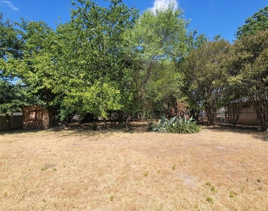 615 Arleta Lane - Photo Thumbnail 13