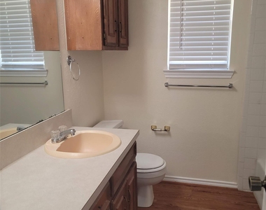 615 Arleta Lane - Photo Thumbnail 9