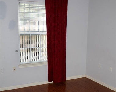 1730 Nomas Street - Photo Thumbnail 16