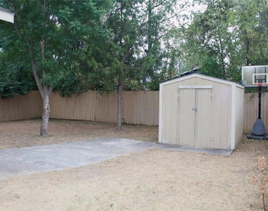 1730 Nomas Street - Photo Thumbnail 22