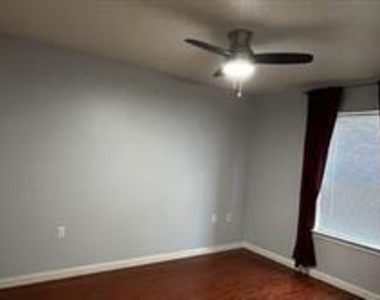 1730 Nomas Street - Photo Thumbnail 3
