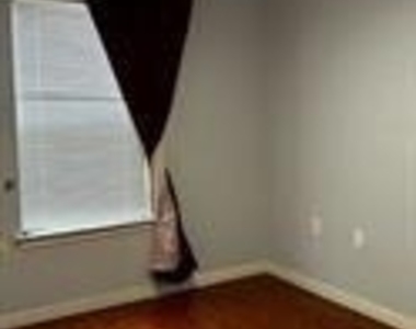 1730 Nomas Street - Photo Thumbnail 4