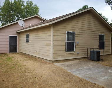 1730 Nomas Street - Photo Thumbnail 20