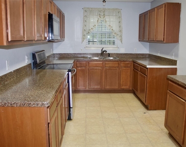 1730 Nomas Street - Photo Thumbnail 17