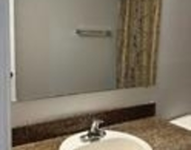 1730 Nomas Street - Photo Thumbnail 2