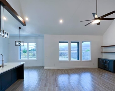 621 E Barajas Terrace - Photo Thumbnail 7