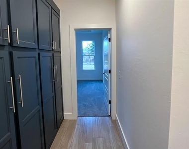 621 E Barajas Terrace - Photo Thumbnail 23