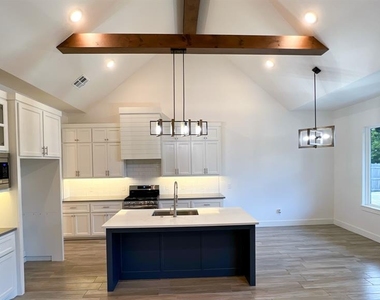 621 E Barajas Terrace - Photo Thumbnail 11