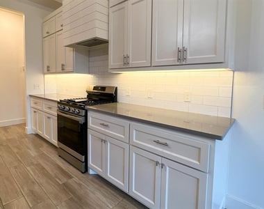 621 E Barajas Terrace - Photo Thumbnail 16