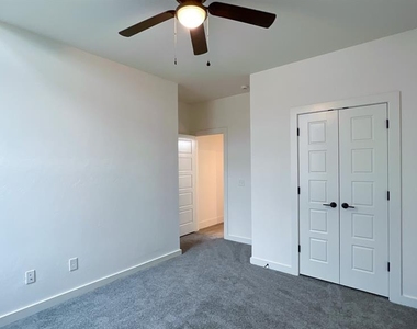 621 E Barajas Terrace - Photo Thumbnail 39