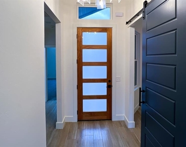 621 E Barajas Terrace - Photo Thumbnail 5
