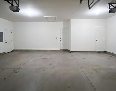 621 E Barajas Terrace - Photo Thumbnail 22