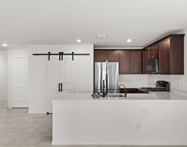 8324 Hollow Bend Street - Photo Thumbnail 7