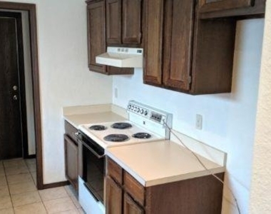 1321 Pennington Avenue - Photo Thumbnail 3