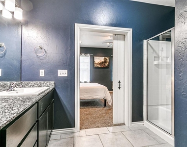 589 S Fretz Avenue - Photo Thumbnail 33