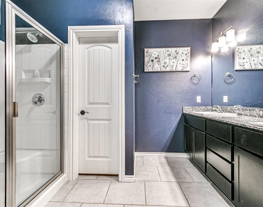 589 S Fretz Avenue - Photo Thumbnail 29