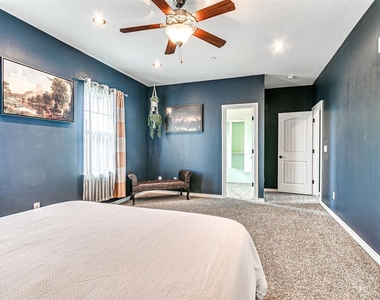 589 S Fretz Avenue - Photo Thumbnail 27