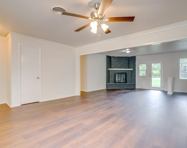 128 Se Robert Street - Photo Thumbnail 18