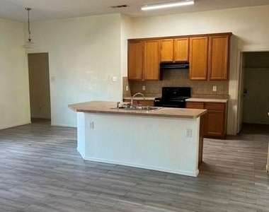 12513 Viewpoint Lane - Photo Thumbnail 4