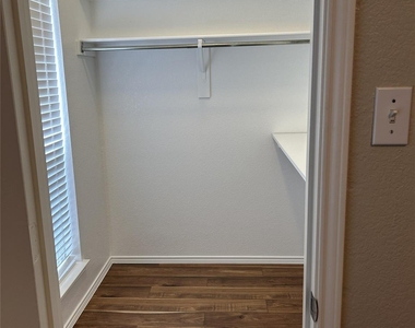 1905 Nest Place - Photo Thumbnail 6