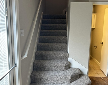 1905 Nest Place - Photo Thumbnail 11