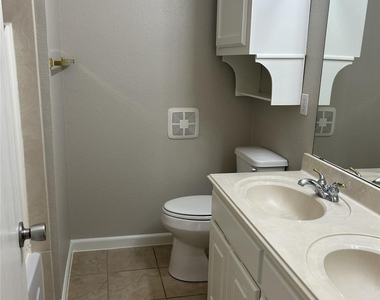 1905 Nest Place - Photo Thumbnail 7