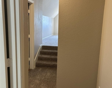 1905 Nest Place - Photo Thumbnail 15