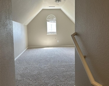 1905 Nest Place - Photo Thumbnail 17