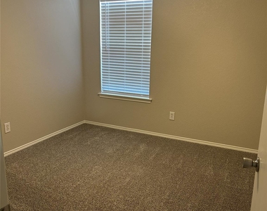 1905 Nest Place - Photo Thumbnail 13