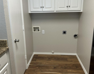 1905 Nest Place - Photo Thumbnail 4