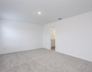 727 Ginkgo Way - Photo Thumbnail 12
