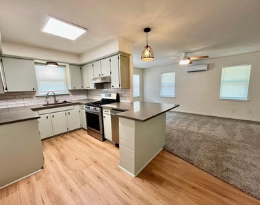 513 Burgett Street - Photo Thumbnail 5