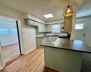 513 Burgett Street - Photo Thumbnail 11