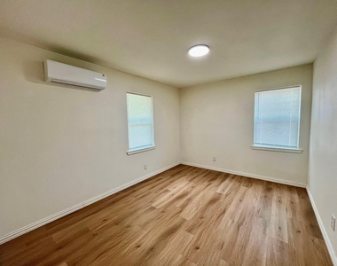 513 Burgett Street - Photo Thumbnail 14