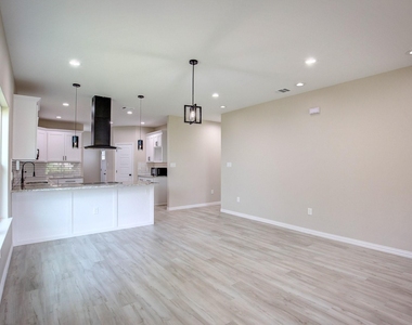 5116 Bonnell Avenue - Photo Thumbnail 7