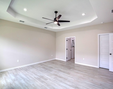 5116 Bonnell Avenue - Photo Thumbnail 21