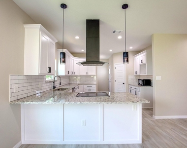 5116 Bonnell Avenue - Photo Thumbnail 11