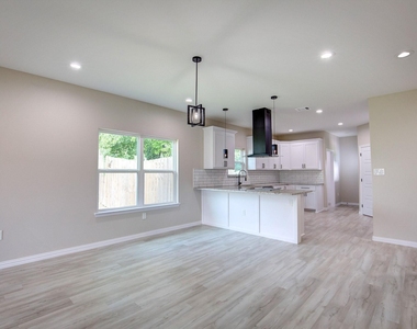5116 Bonnell Avenue - Photo Thumbnail 8