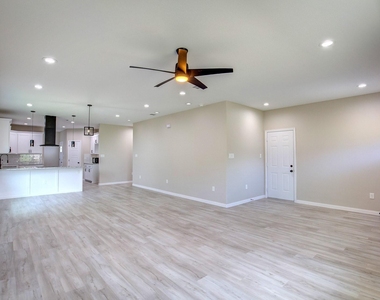 5116 Bonnell Avenue - Photo Thumbnail 6