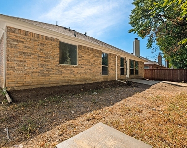 517 Saddlebrook Drive - Photo Thumbnail 23