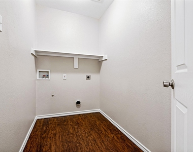 517 Saddlebrook Drive - Photo Thumbnail 21