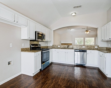 517 Saddlebrook Drive - Photo Thumbnail 11